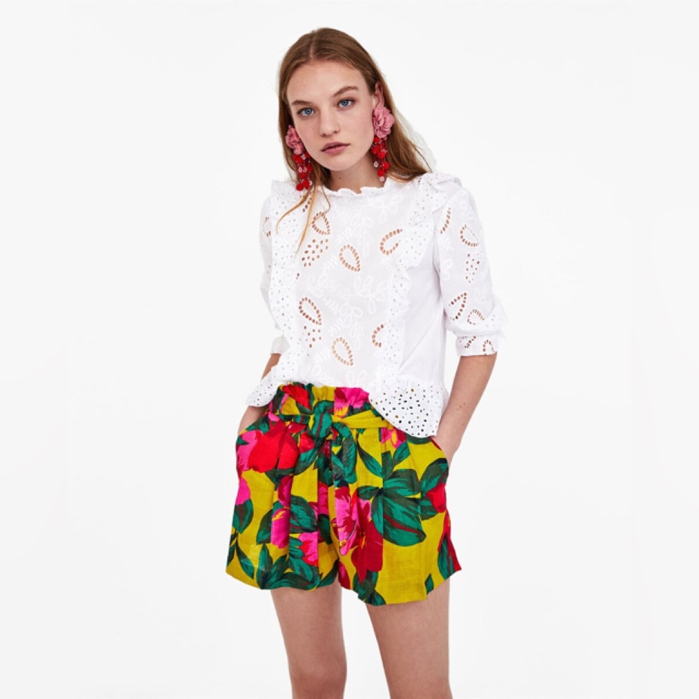 ZARA LINEN PRINT YELLOW PINK TROPICAL FLORAL BERMUDA SHORTS.  Size S. Brand new.